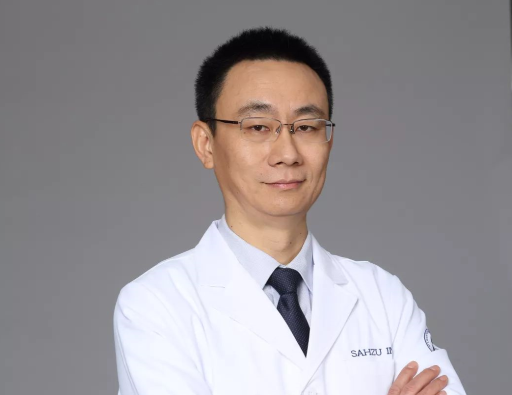 图片[1]-范军强 3D单孔胸腔镜右肺上叶切除术（钙化淋巴结  尖前干出血，阻段右肺动脉及右上肺静脉）